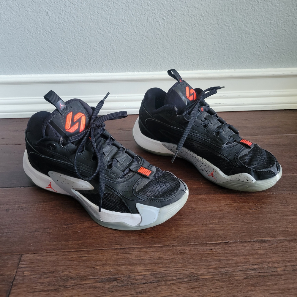 Black Red and Gray Jordan Sneakers Kids Youth Size 7